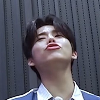 tobeloved2j's tweet image. look at this cutie jeongwoo noot noot 🚰  ̫ 🚰 🤏🏻