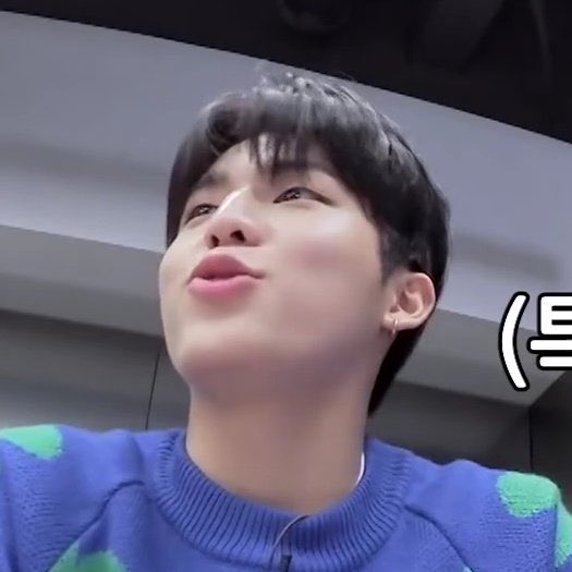 tobeloved2j's tweet image. look at this cutie jeongwoo noot noot 🚰  ̫ 🚰 🤏🏻