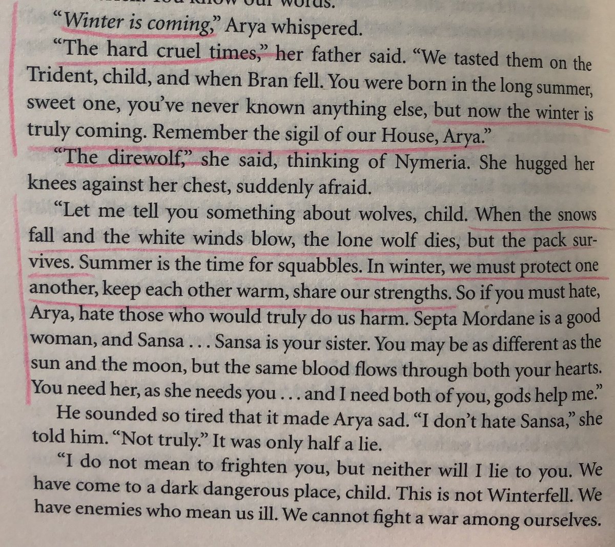 @teleletubbie “Sansa… Sansa is your sister.” Ned Stark gibi bir karakterin bile öz kızı hakkında söyleyecek iyi bir şey bulamaması. İlk 4 sezonda da yapacağını yaptı sanırım. Nymeria, Lady, kasabın oğlu, babası…