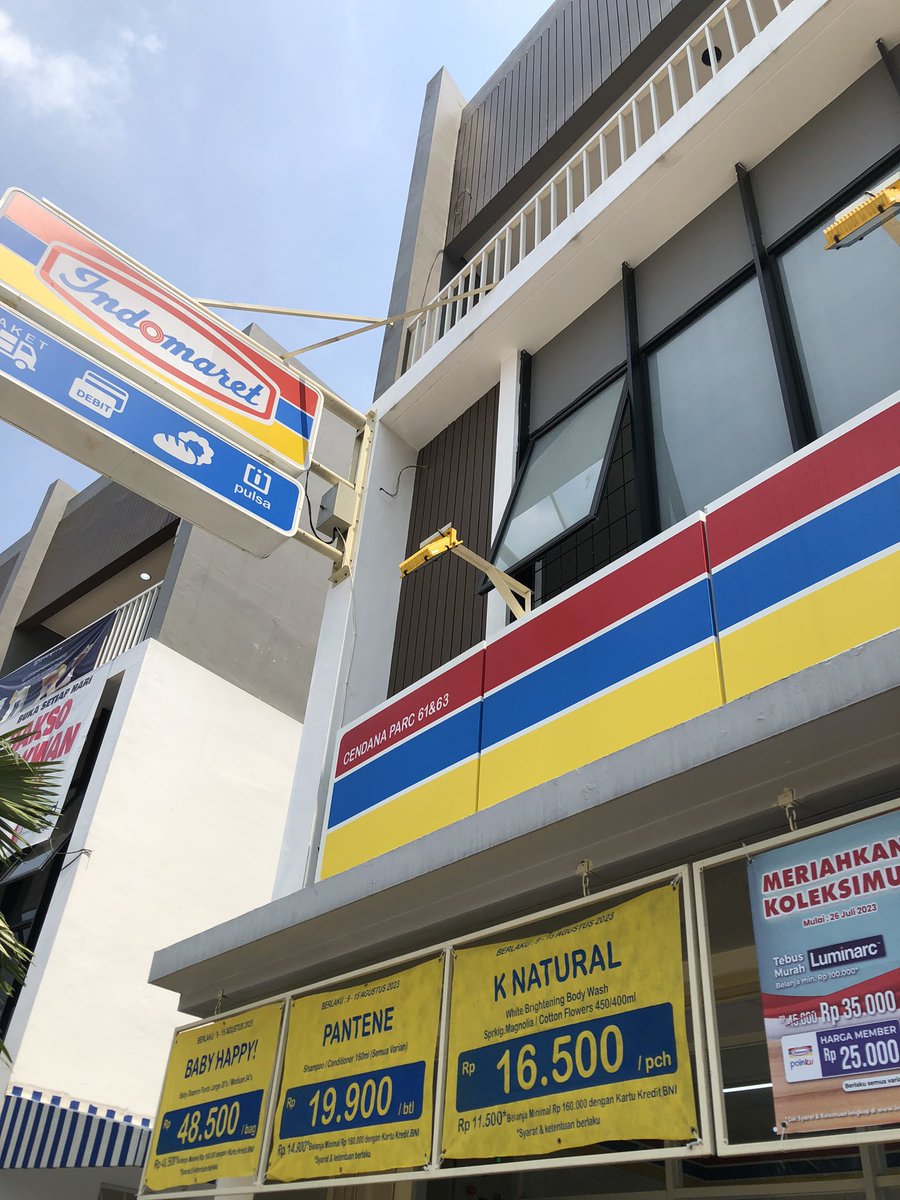 seranggaadit's tweet photo. ada @Indomaret baru di deket rumah, tapi selalu problematik. hadeuuhh https://t.co/6ERNaZt8KT