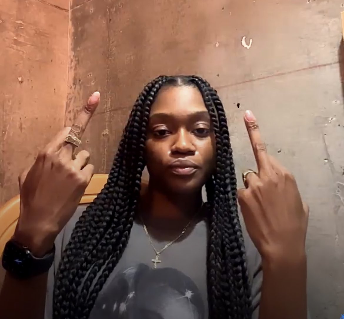 MBandsSupremacy's tweet photo. OPEN THAT CELL LET THAT GIRL OUTTA JAIL!!! #FreeMB https://t.co/x4LjqGb7Pz