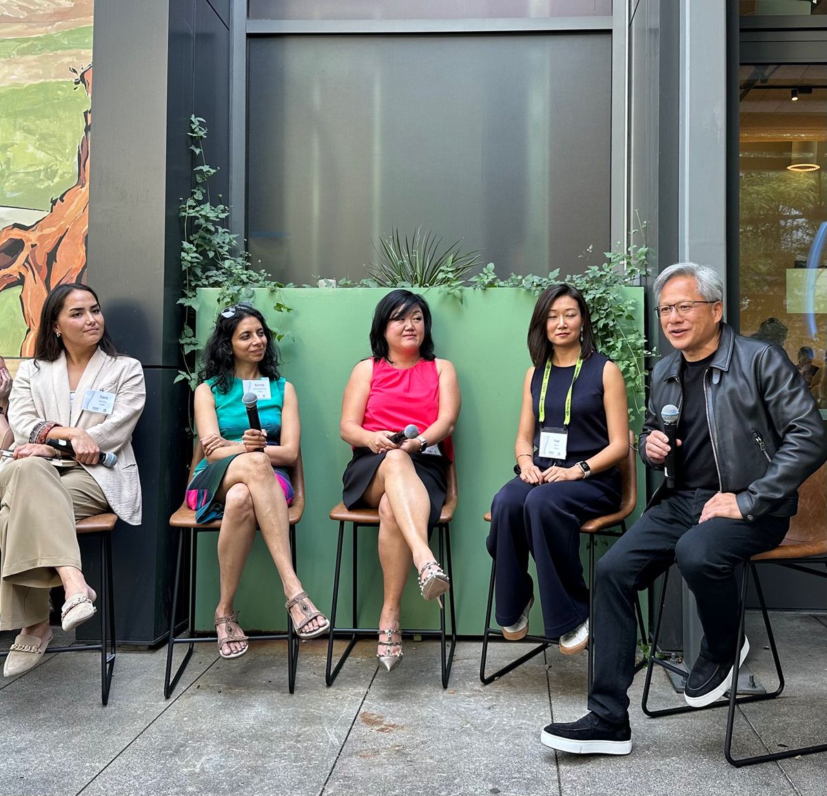 A great afternoon with fabulous #womeninai and strong allies like our own Jensen Huang doing a panel on a wide range of topics, from pursuing an AI career to the value of diverse teams for building trustworthy AI and promoting hybrid work. @nvidia @Oracle @MosaicML #siggraph