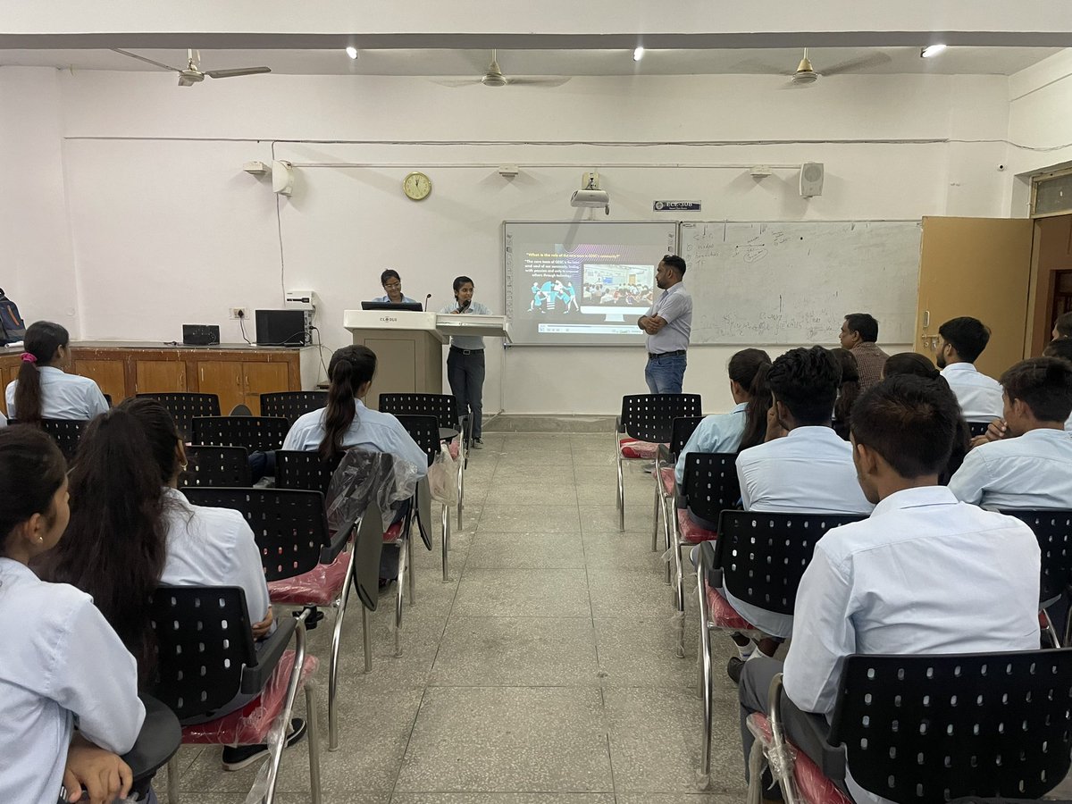 CouncilECE's tweet photo. Educating minds, empowering futures! 🚀📚 Our Google Developers Student Club at Bundelkhand University hosted an insightful informational session. https://t.co/w9kcb9cJhA