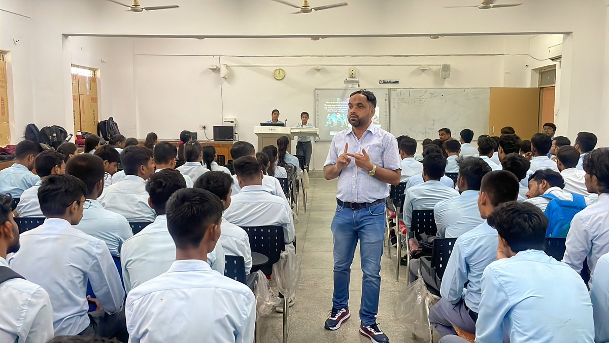 CouncilECE's tweet photo. Educating minds, empowering futures! 🚀📚 Our Google Developers Student Club at Bundelkhand University hosted an insightful informational session. https://t.co/w9kcb9cJhA