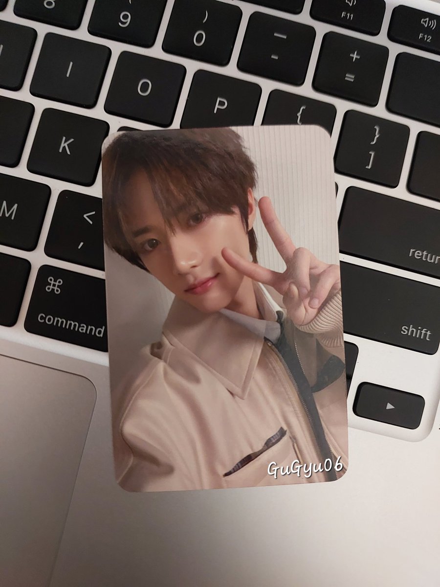 GuGyu06's tweet photo. WTT

Have: Beomgyu dmm r1, pob 🍊 
Want: Apa aja yang same price &amp; demand, tawarin aja duluu

Dom: Tangerang
Bisa 🍊

Wts wtb wtt soobin yeonjun beomgyu taehyun huening kai txt album pc dmm r1 https://t.co/1VsFRAt4Yk