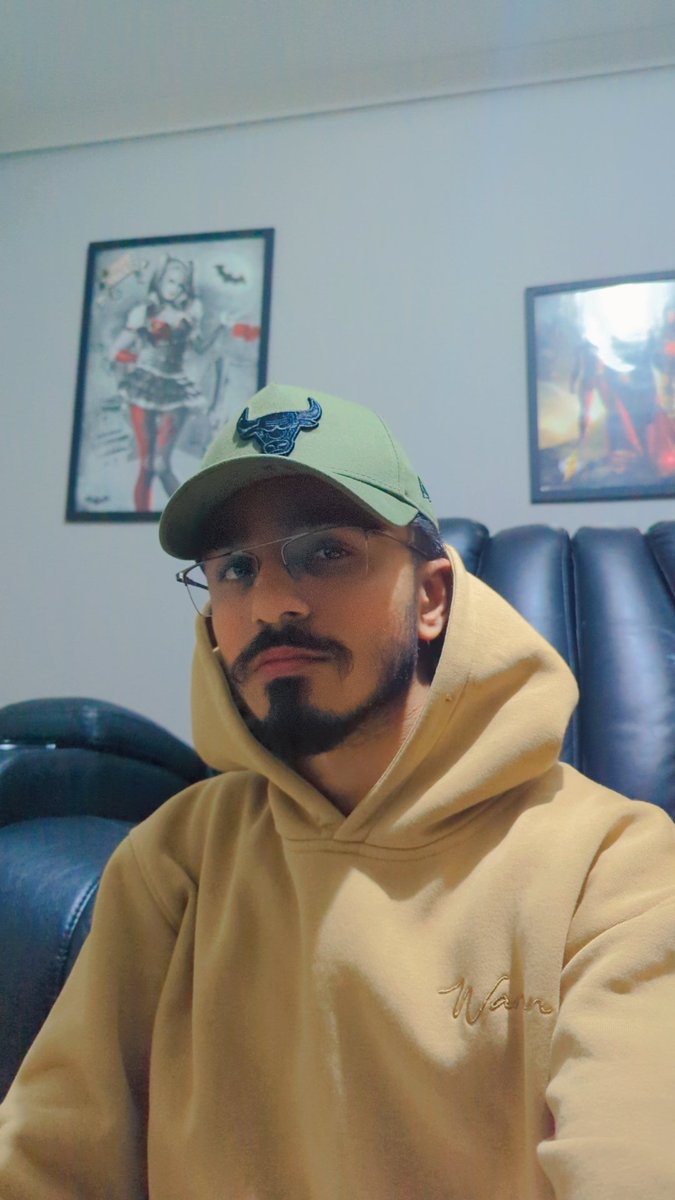 Gurjotkahlon3's tweet image. Lost in the beauty of doing nothing - capturing moments of serene stillness. 📸✨

#idleReflection  #diljit  #EmbracingSimplicity