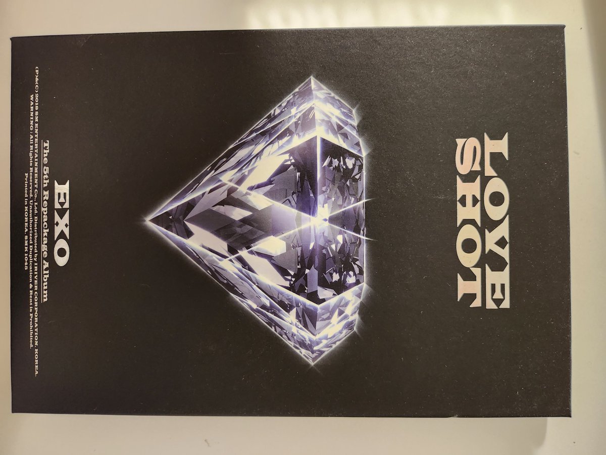 ValAlex1401's tweet photo. @VenteKpop 
[VENTE ALBUM KPOP]
Bonjour, j'ai certains albums à vendre, il y a des photocards.
Prix: 13 eur pour mini albums, 16 eur pour full albums.
Très bon état.
Je suis à Massy Palaiseau, je peux vous passer main à main sur Paris. https://t.co/oUsYuEr5k3