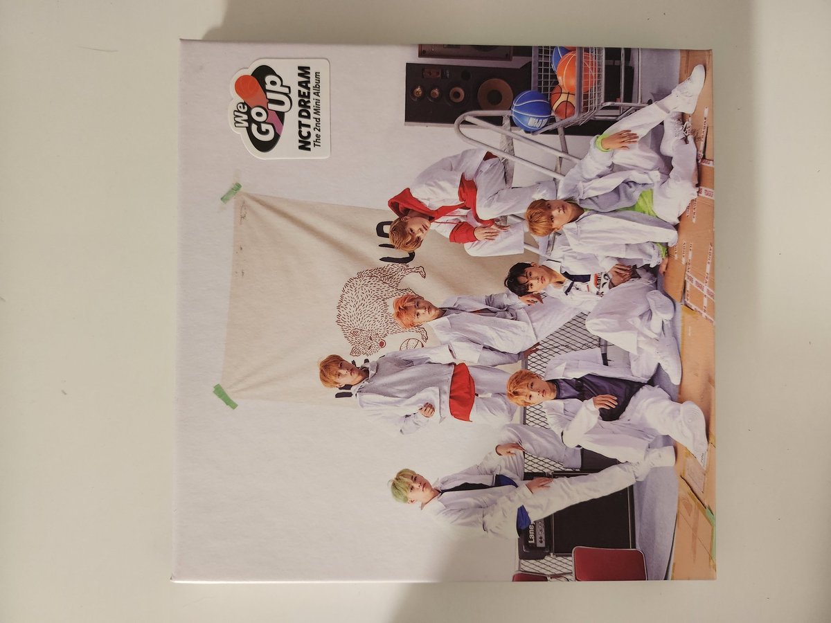ValAlex1401's tweet photo. @VenteKpop 
[VENTE ALBUM KPOP]
Bonjour, j'ai certains albums à vendre, il y a des photocards.
Prix: 13 eur pour mini albums, 16 eur pour full albums.
Très bon état.
Je suis à Massy Palaiseau, je peux vous passer main à main sur Paris. https://t.co/oUsYuEr5k3