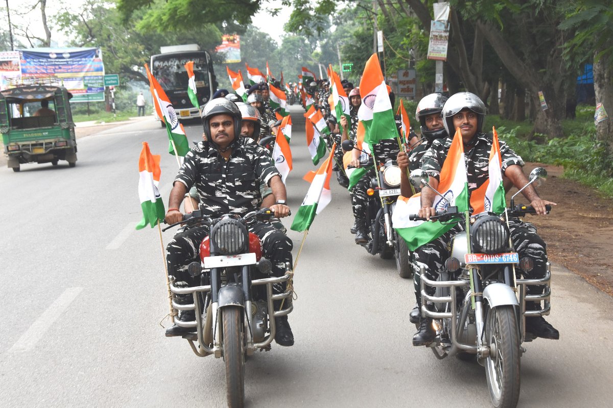 22BNCRPFHAZARI1's tweet photo. #22BN CRPF
HAR GHAR TIRANGA RALLY was conducted by 22 BN CRPF hazaribag jharkhand.  #MERI MATI MERA DESH# https://t.co/oIpgZXI8G2