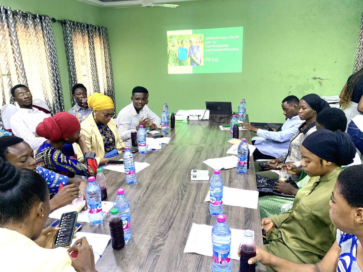 maxayamba's tweet image. The Youth Leaders Mentorship Program organized by @PPAGGhana to mark #IYD-23  brought together youth leaders from @YAMghana, tertiary institutions and SHS to share &amp;amp; learn effective leadership skills as well as gain key #SRHR knowledge. A room full of dreams and great potential.