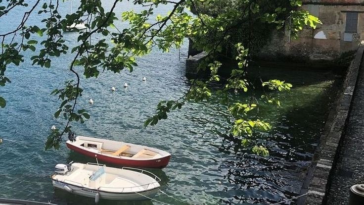 moodyonmoon's tweet photo. "Somewhere in Northern Italy" https://t.co/pdCPAJ8Sss