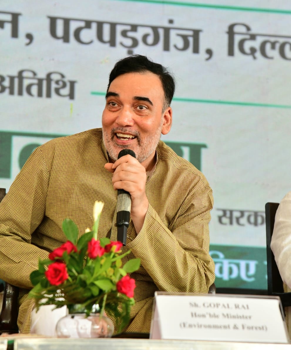 rohit_laakda's tweet photo. पूर्वी दिल्ली लोकसभा क्षेत्र के "उत्सव ग्राउंड" में #DelhiVanMahotsav का आयोजन किया गया।
वन महोत्सव के दौरान पर्यावरण मंत्री श्री @AapKaGopalRai जी ने पर्यावरण में रुचि रखने वाले युवाओं के लिए लांच किया ट्रेनिंग पोर्टल 👇
https://t.co/Clg02KFapK
#DilliFreeTree https://t.co/5jyfKU0gYE