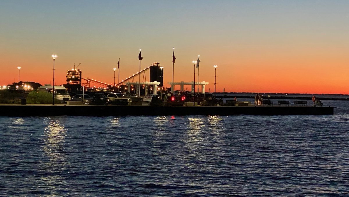 Sandusky_Bay's tweet photo. #ShoresandIslandsOhio #SanduskyOH  #Lakelife #Lakeerielove #Lakeerie #CityofSandusky #SanduskyBay #Ohio #cedarpoint #Sunrise #Goodmorning  #Sunset #SanduskyCoalDock #JSP #jacksonstreetpier https://t.co/ZeIbxSDfNU