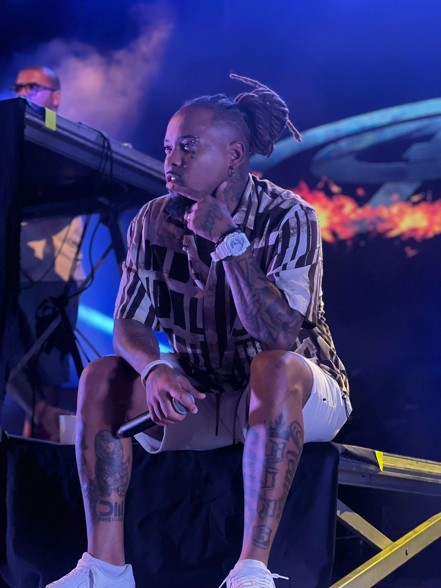 Nga_reidals's tweet photo. “ Aos 40 estou no palco… “ https://t.co/tPJ8krJjxy