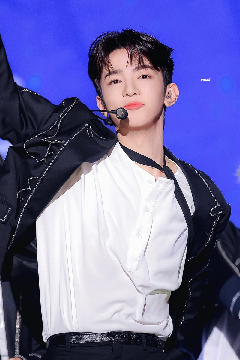 230810  HQ
내 맘 받아줘요
#장하오 #ZHANGHAO 
#제로베이스원 #ZEROBASEONE #ZB1