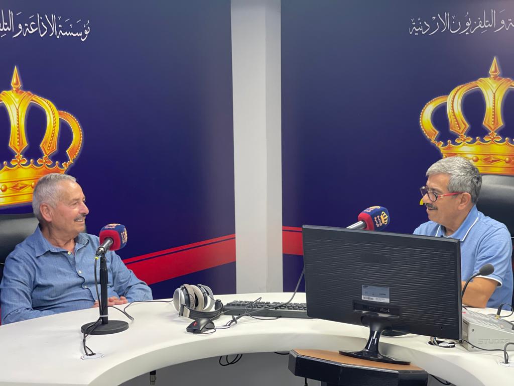OlayanHamza's tweet photo. ساعة و نص من الحوار المفتوح وهو برنامج اذاعي مشهور يبث من الاذاعة الاردنية مع الزميل و الكاتب السياسي حمادة الفراعنة  حول الوضع في لبنان و رحلتي في عالم الصحافة اللبنانية و الكويتية https://t.co/tPkM4WCOXf