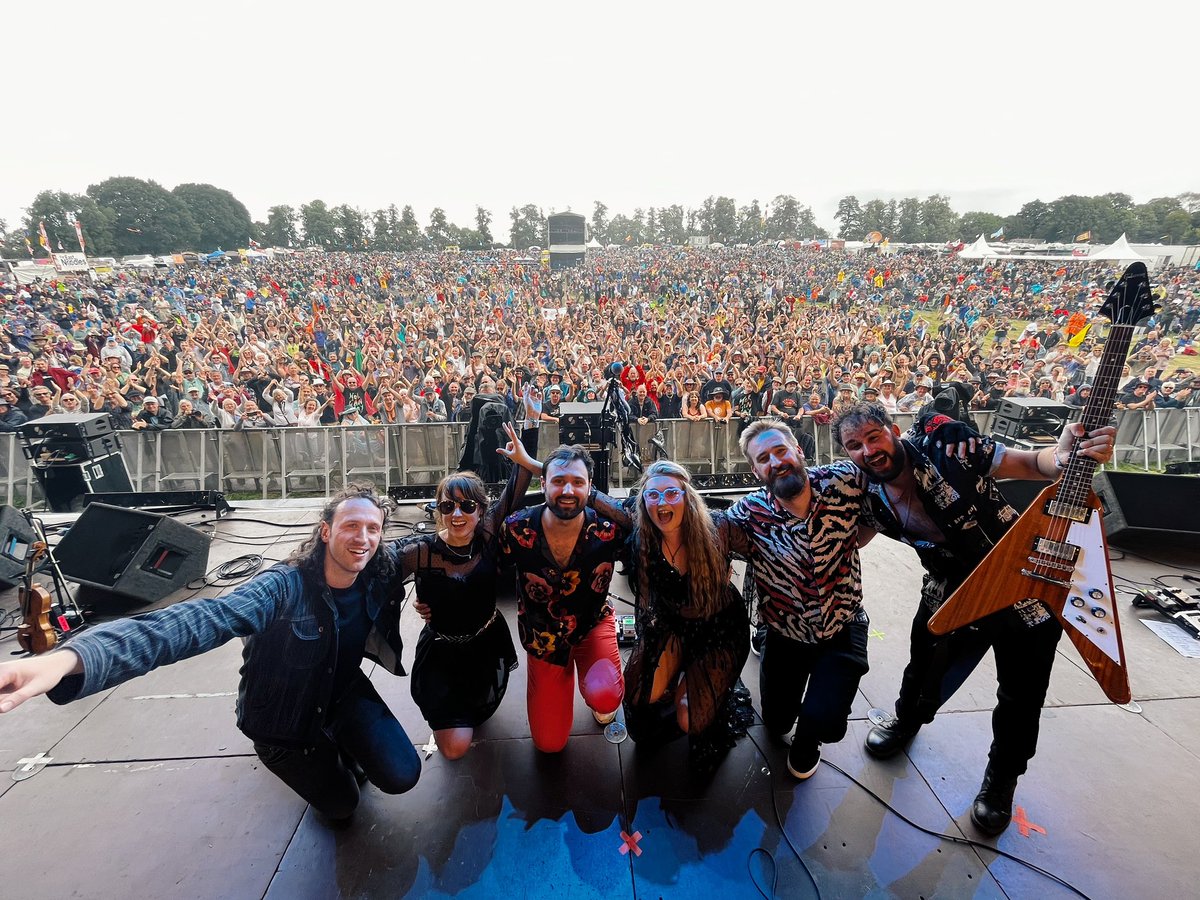 CROPREDY! That was the most special gig we have ever done. Playing to 20,000 people 😱 what an honour! Trying to soak it all up like a sponge 🫶 more words to come when we have them! For now - we love you @faircropfest ❤️