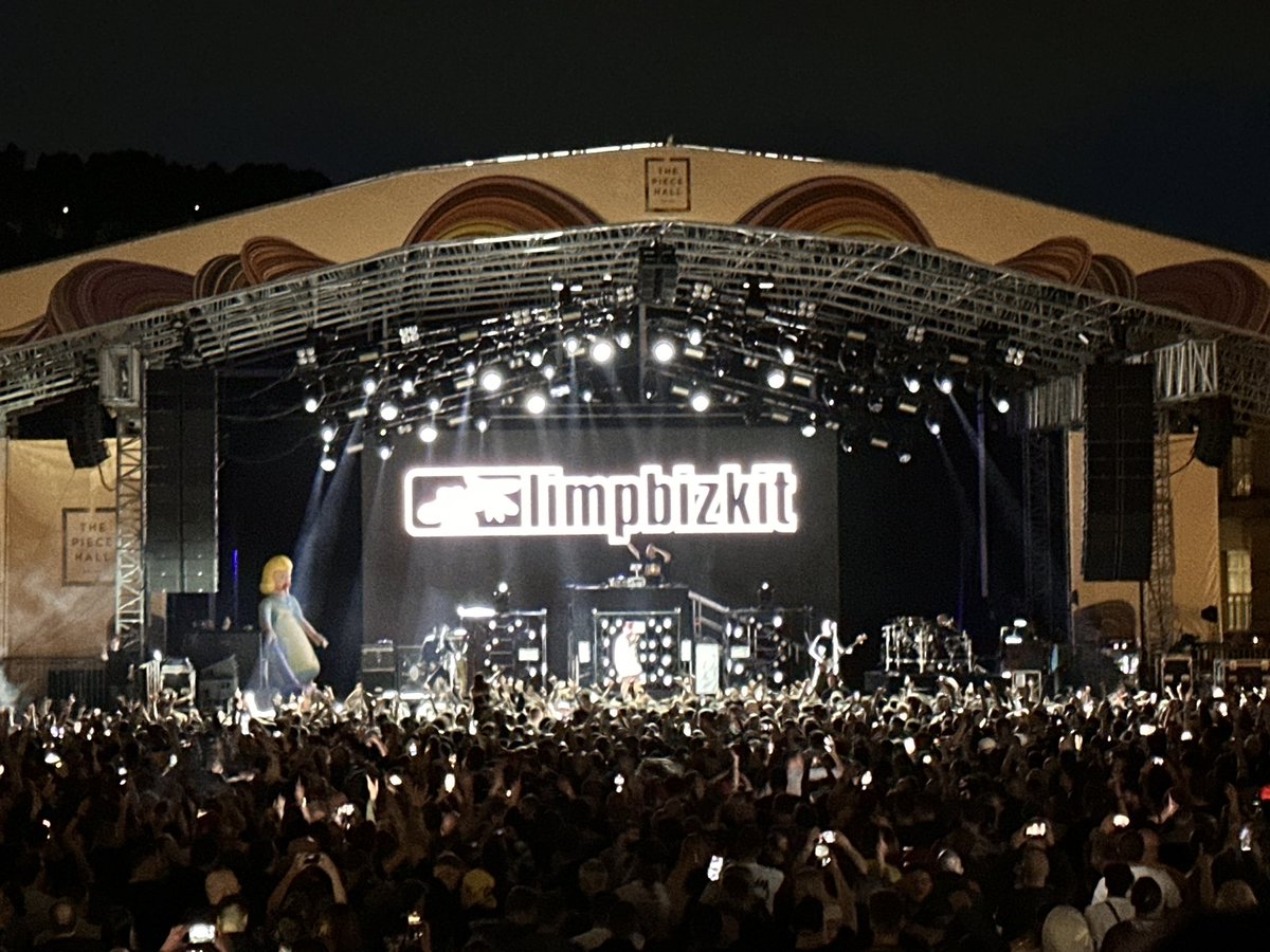 Last night I attended the best gig I have ever been to. The energy on and off the stage was incredible. All credit to <a href="/ThePieceHall/">The Piece Hall</a> team for putting Halifax on the map. What a venue.