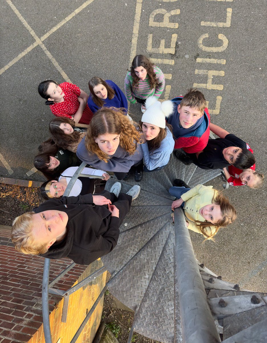 DramaQueens tweet media