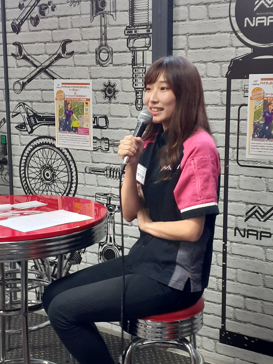 o_tyandaa's tweet photo. 今日はナップスベイサイド幸浦店！女子大生ゆうかさんのトークショウイベントに行って来ました！✨とても楽しく観て過ごせました！✨サインとTシャツ黄色と黒をゲット出来ました良かったです！✨ https://t.co/a1TbWZMwIT
