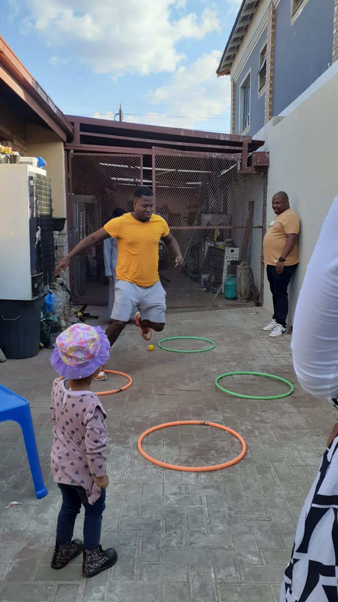 SowetoFor's tweet image. Caregivers from Ebukhosini Bezingane Day Care engaging in fun &amp;amp; playful activities during a special parents meeting on #caregiverlearningthroughplay. Seeing caregivers of all genders at play was a great sight to behold @NtataiseSA @HOPEworldwideSA #playfulparenting
