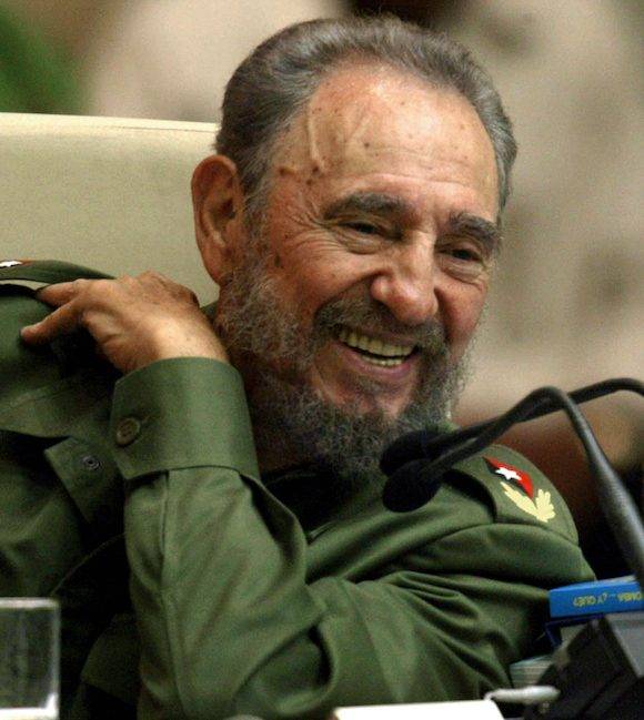 Hoy recordamos a Fidel, líder de la Revolución, hombre de cualidades excepcionales y quien confió en la fuerza, entrega y disciplina de las mujeres. En ellas vio la entereza de #Cuba A Fidel, el cariño permanente. #FidelPorSiempre #MujeresEnRevolución