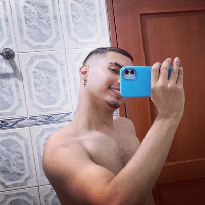 YuZhongMiMain's tweet photo. #NuevaFotoDePerfil https://t.co/6sTJczt3go