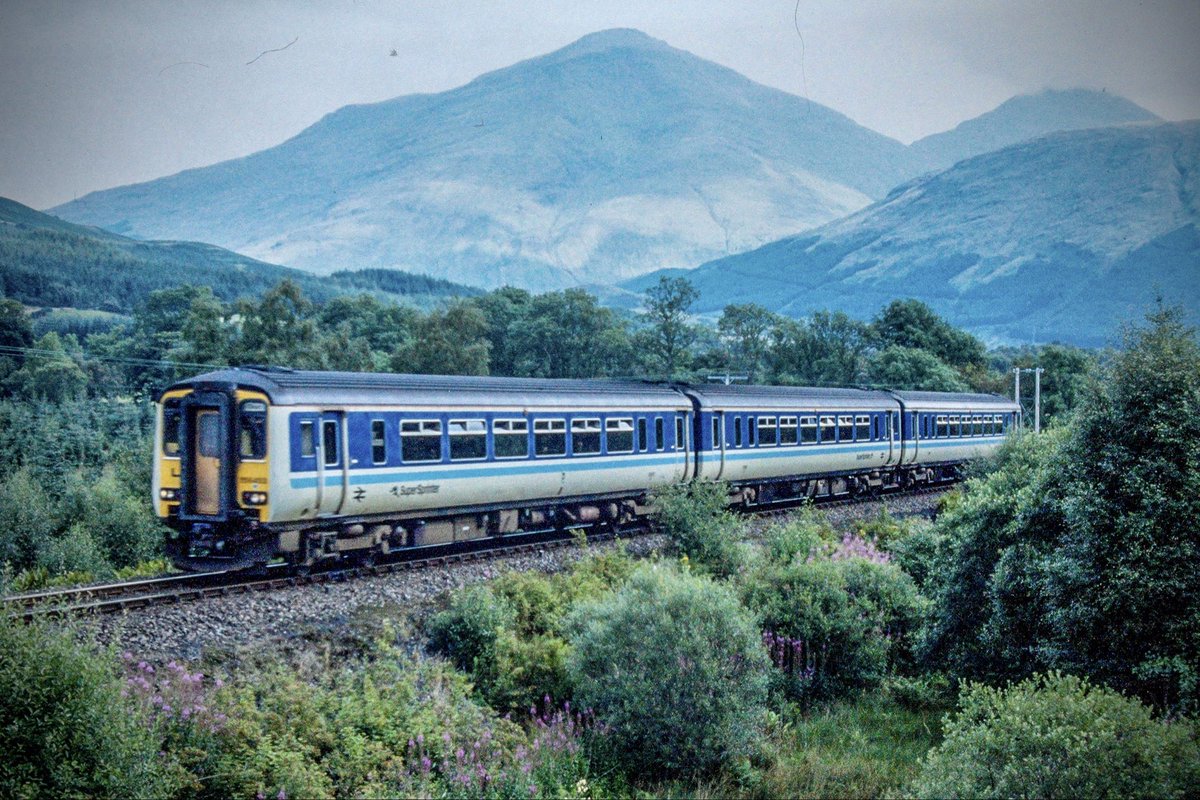 miles_chains's tweet image. The class 156 ‘Super Sprinter’, berated by many, but working day in and day out in some of the hardest environments out there. The Scotrail fleet in particular have been operating the WHL since 1989. Quite a testament to their design and build. #Class156 #Scotrail #WHL