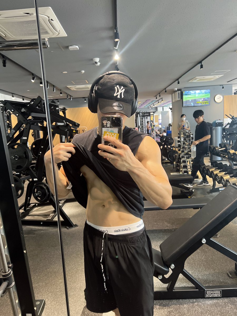 KAITO_muscle's tweet photo. KMッスルすたいる

#筋トレ　
#筋肉男子
#マッスルバー福岡 https://t.co/0V2iAUnINm