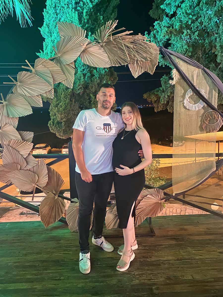dilrubakayaalp1's tweet photo. Burada düğün yaparken 2 kişiydik şimdi ise 3 kişi yola devam 🥹🧿 #eflin #roofhouse 💃🏼 https://t.co/3JpGe4SBjD