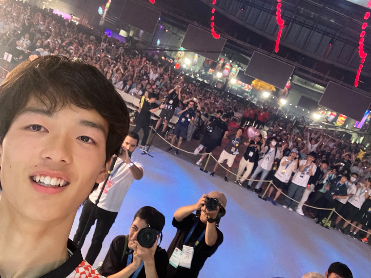 シッティン tweet media