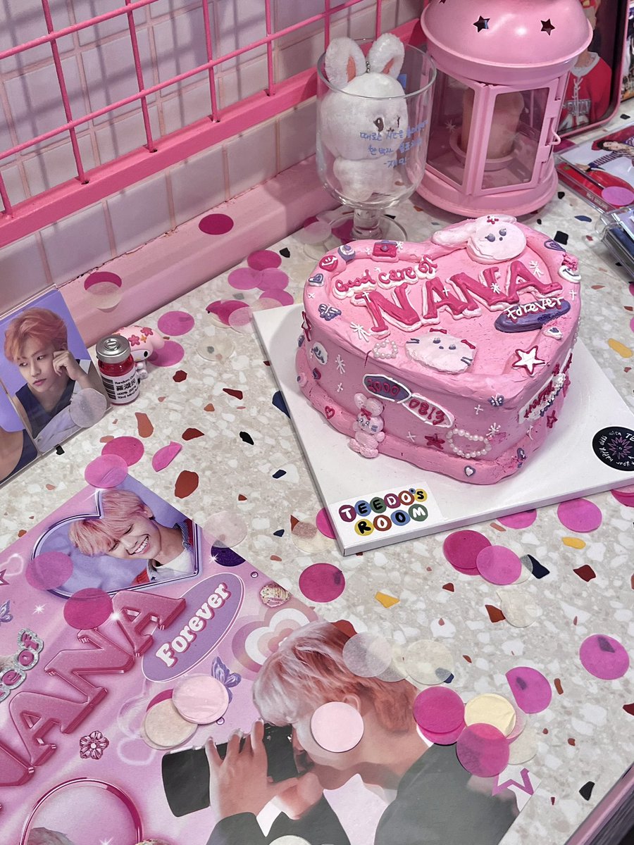 Me_Heart2's tweet photo. #Good_Care_of_NANA_Forever

진행자부터 카페까지 싹 다 귀엽네요 ㅋㅋ 💗 
ㄴ 더위 조심하세요 〰️ !!! https://t.co/NTOPl8JxHo