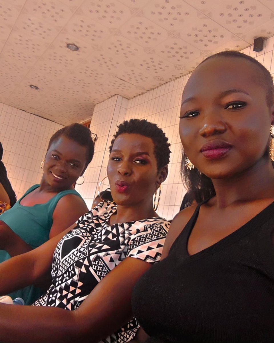 CandychrisW's tweet photo. I celebrate you my ladies 💐💐💐😍😍💝 https://t.co/g9Rjl8VSly