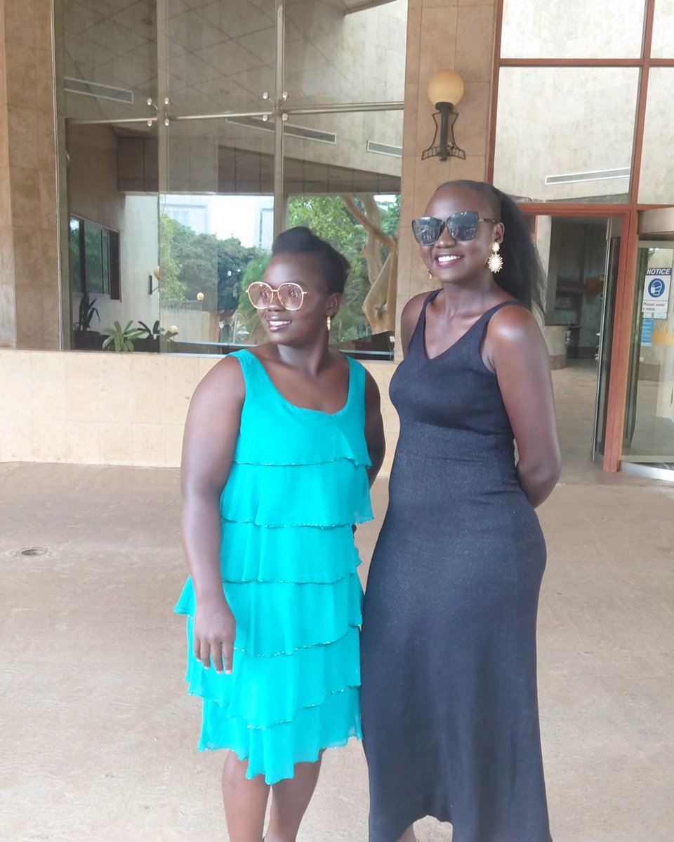 CandychrisW's tweet photo. I celebrate you my ladies 💐💐💐😍😍💝 https://t.co/g9Rjl8VSly