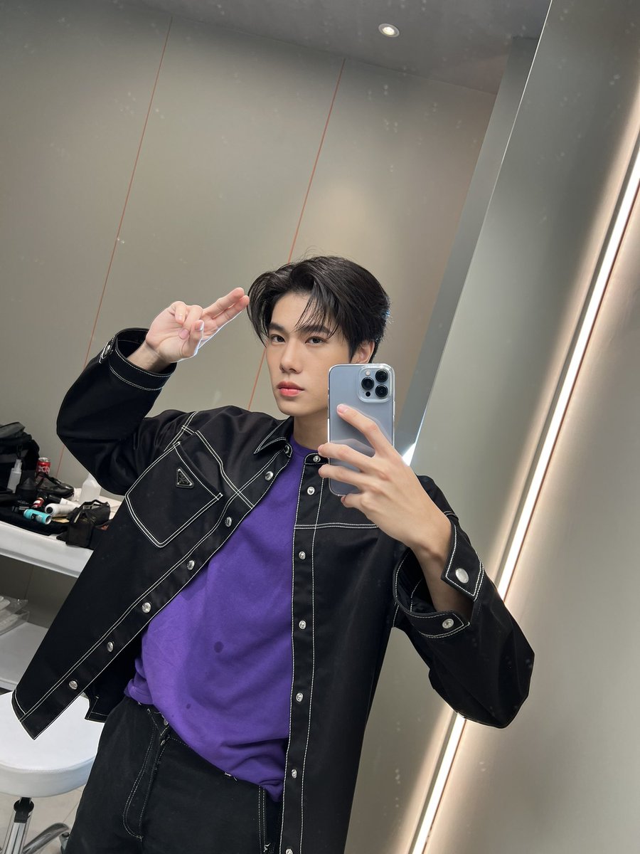 phuwintang's tweet photo. ปัก timecard  แปป #FIRSTERxPHUWIN https://t.co/bmNDOSUCLF