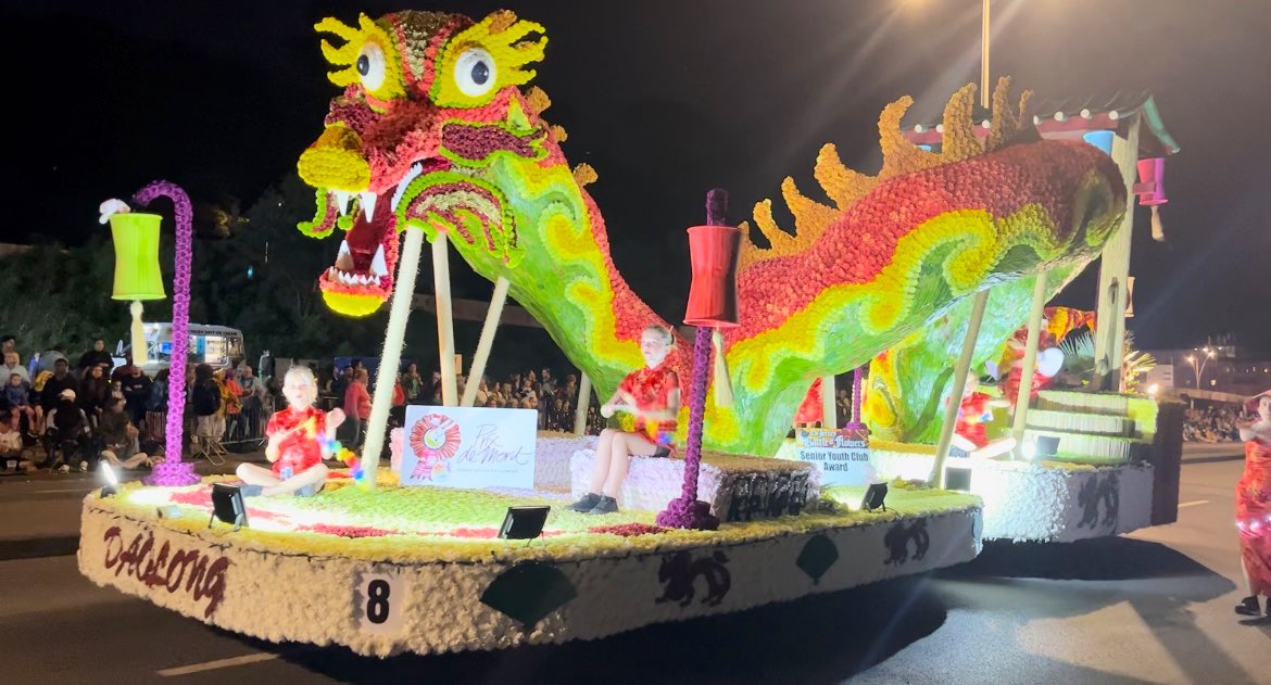 CStrudders's tweet photo. My 1st #BattleofFlower didn’t disappoint - it was brilliant. So much work and attention to detail on each flower float 🌸 - a big thank you to everyone in organising and running the carnival. The colourful night ended with a drone light show. 👌🏽#jersey https://t.co/2ubvdRoD7x