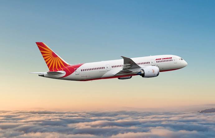 drkirthinath's tweet photo. @airindia I feel the design of the tail was better before.. anyone agrees with me?? https://t.co/Cf8kmDspHL