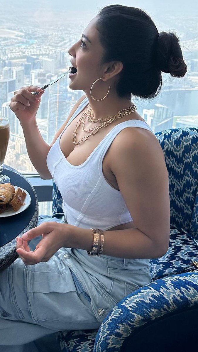 F3ZIntUXgAAXoHz?format=jpg&name=medium