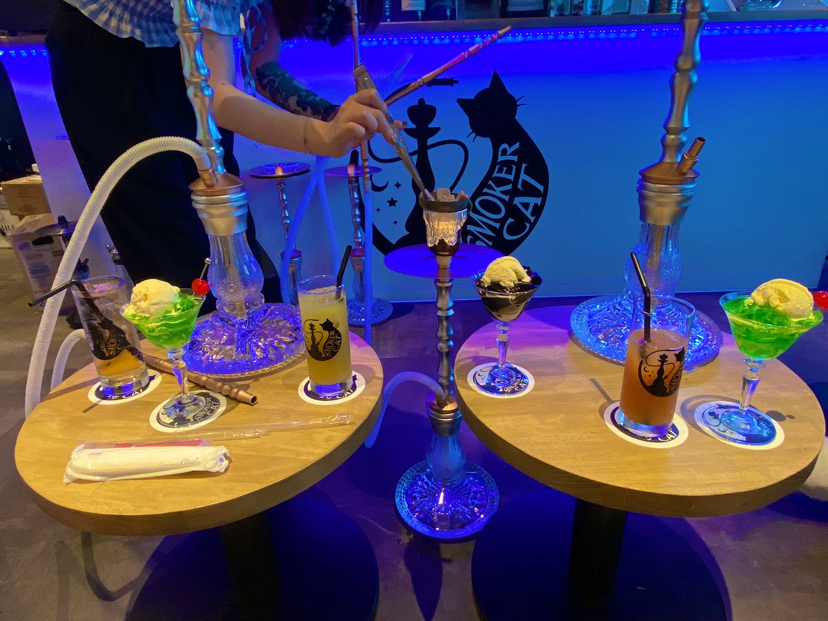 続いて2店目、SMOKERCATへ😺
気になっているシーシャ＋ドリンク+コーヒーゼリー☕️セット限定。
３人でゼリー（笑）美味しく食べていただき楽しい時間でした。