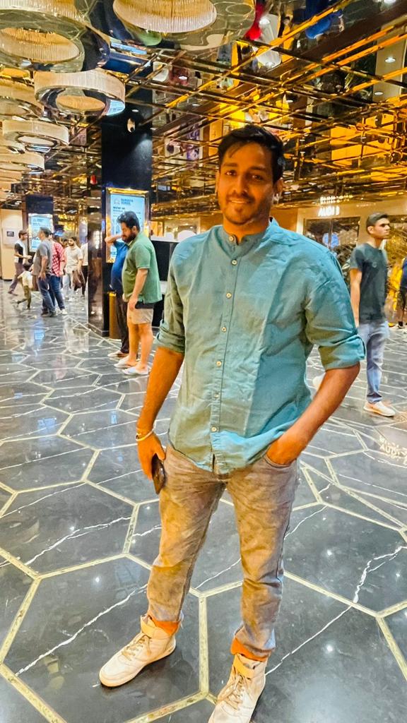 amanchahal792's tweet photo. This world treats you like a shit. Even if you deserve better. #LGBTQ #gay #gayboi #Noida #gaurcity #weirdme #coloreful https://t.co/ZdKMEjWwC6