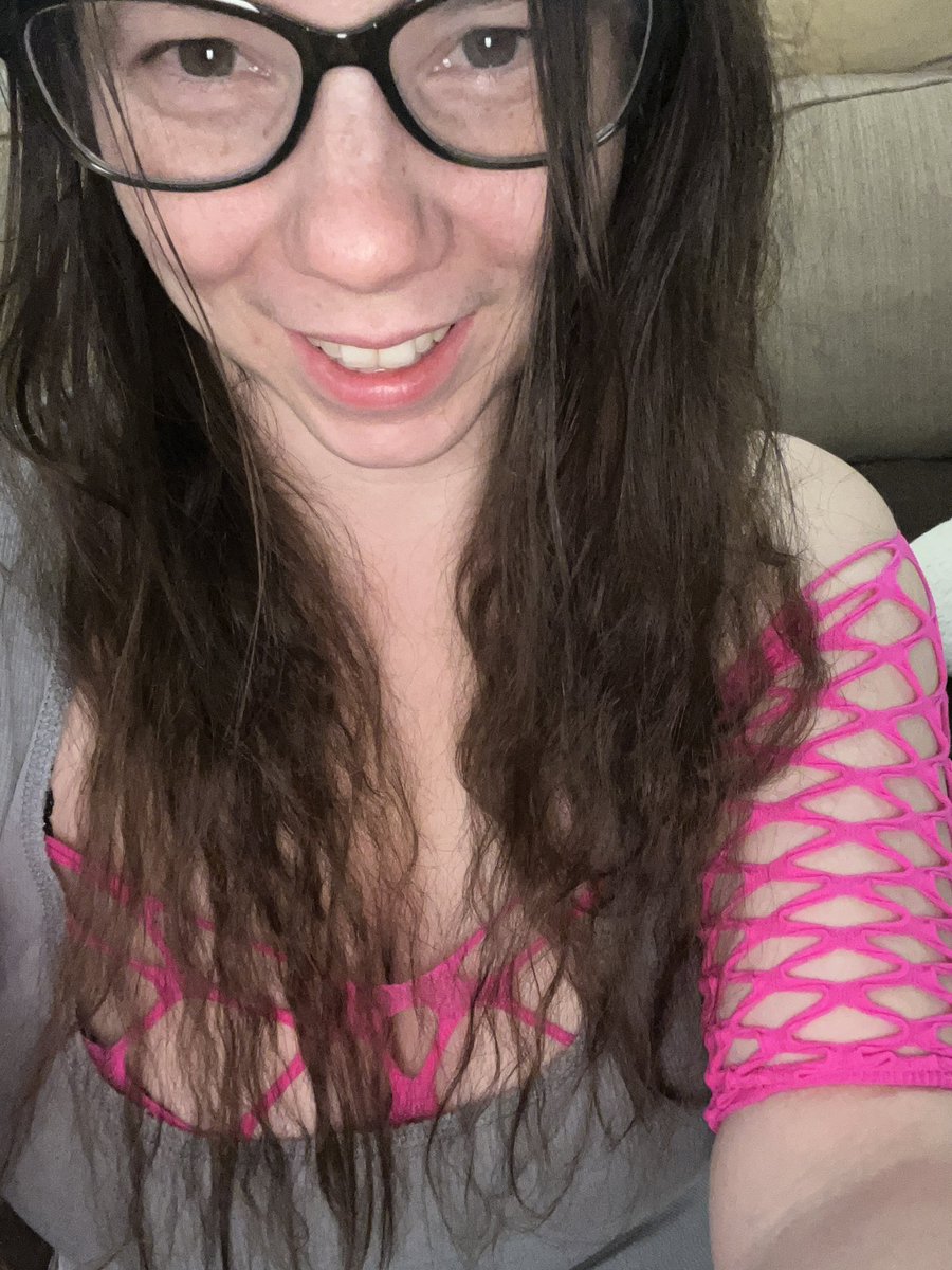CharityDdd's tweet photo. My FinSub reached out to me today and bought a some cute new items to wear(that he will never see me in 🤣). Teasing willing and weak men does bring me a bit of joy 🤩 #iykyk #findomgoddess #begme https://t.co/p7EDd4wYCL