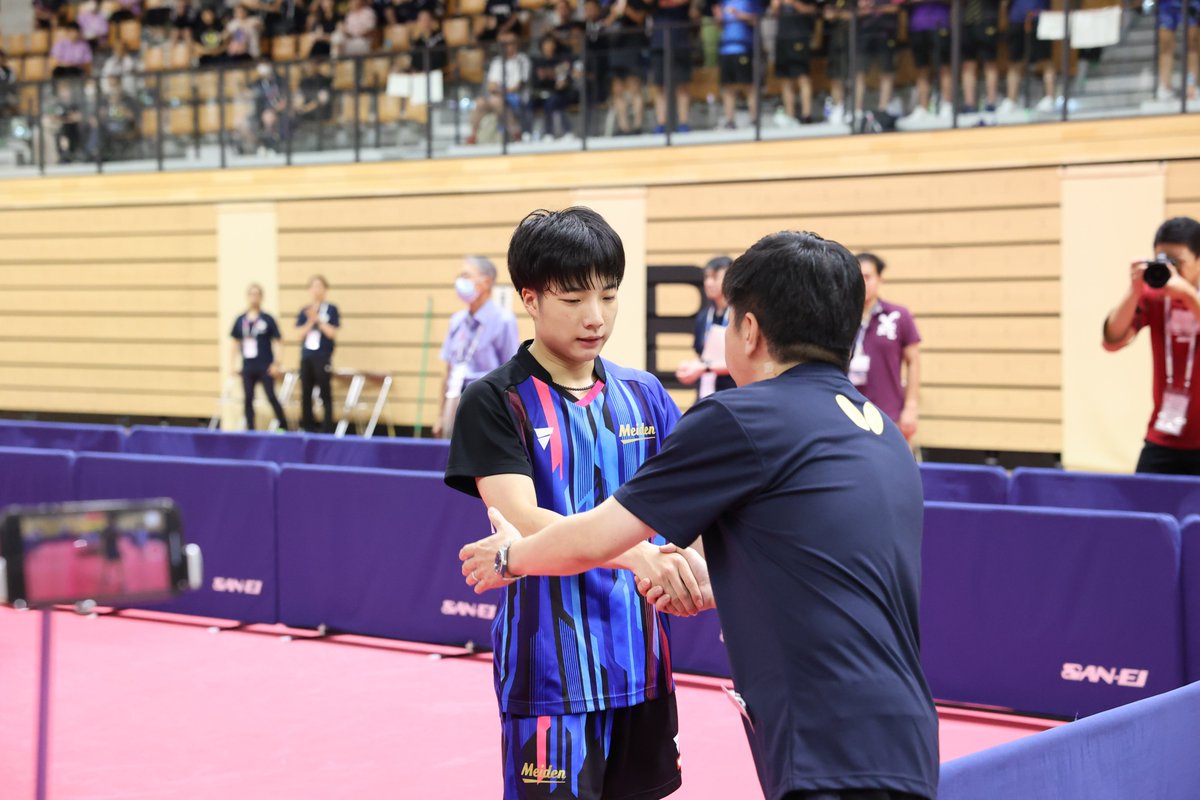 Rallys_pingpong's tweet photo. #インターハイ2023

男子シングルス決勝終了後の様子📷
お互いを称え合いました👏 https://t.co/cgg6RzUikt