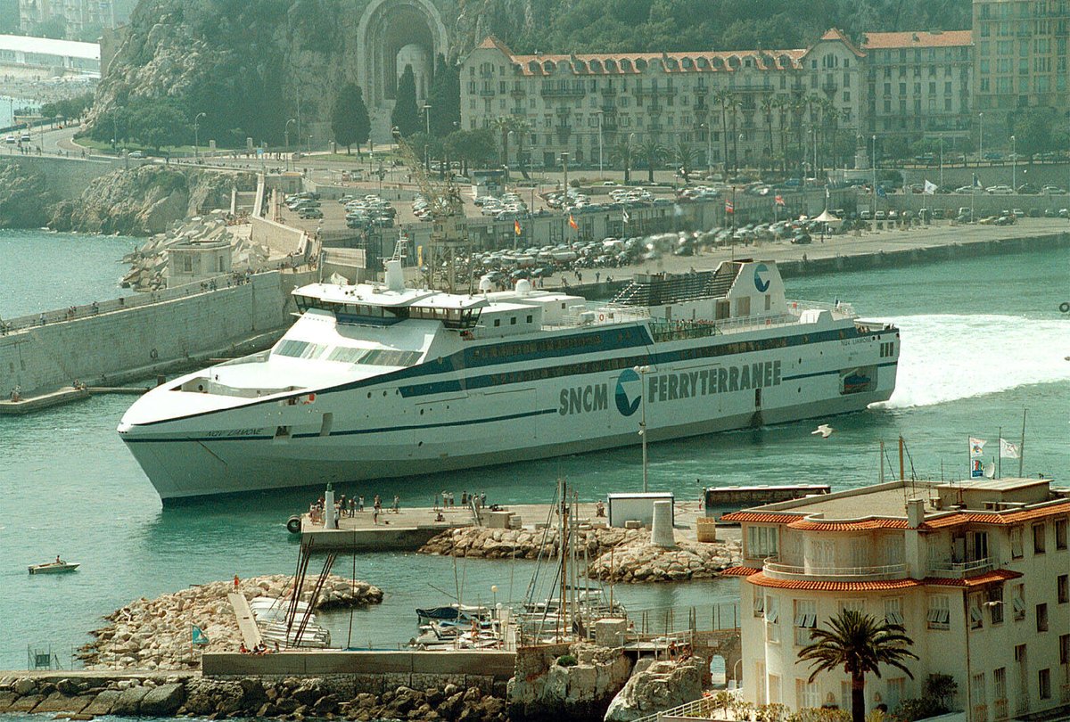 Nice_Matin's tweet image. Présente sur le littoral azuréen, elle avait défrayé la chronique... Qu’est donc devenue la vague de 16 heures?
➡️ l.nicematin.com/tjP