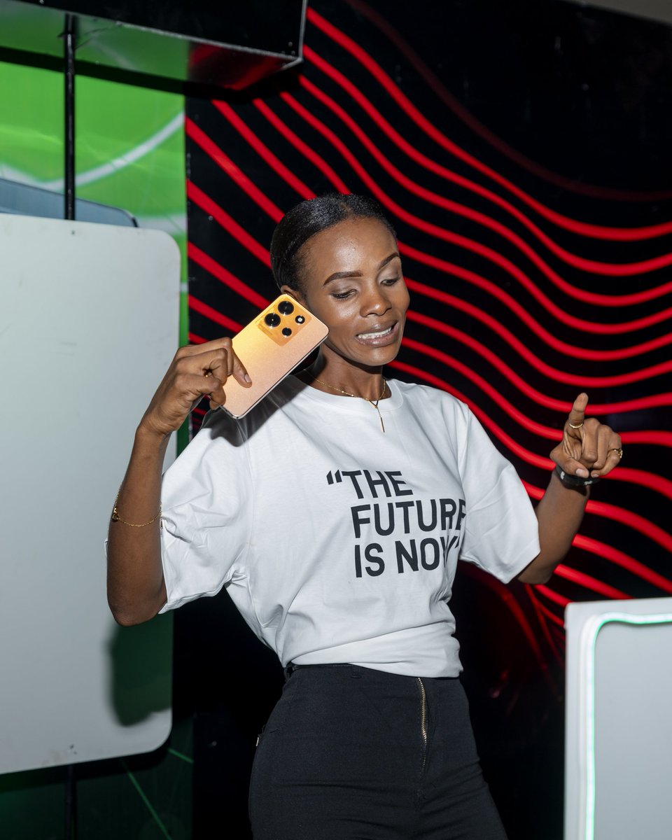 InfinixMobileTZ's tweet image. #VibeLaKishua linapokutana na #NOTE30Series matokea ni 🚀🚀🚀

Karibu u-experience feeling za Kishua, Simu hizi zinapatikana Maduka kwetu Nchi nzima.

#Infinixtanzania #SpidiKasi #GusanishaIjae #VibeLaKishua