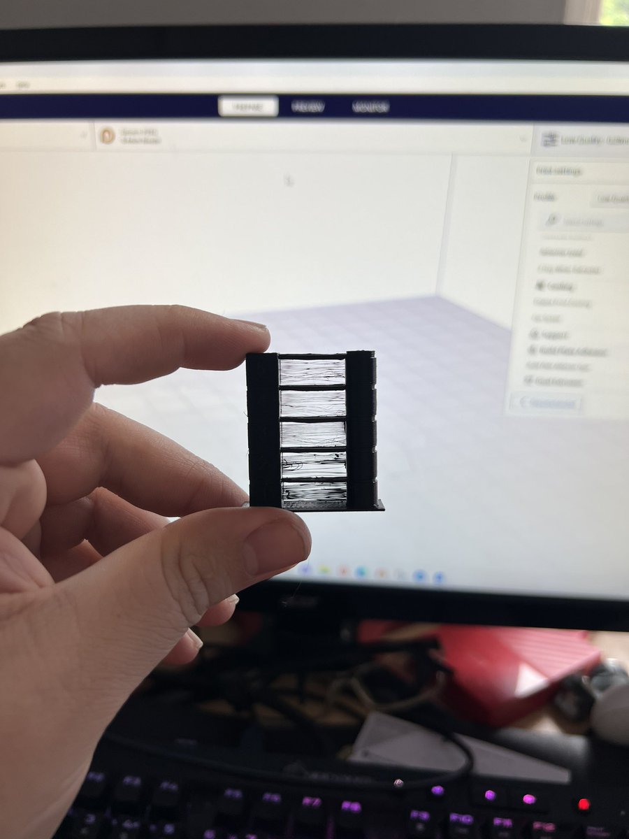 M-L-W.2001 tweet media