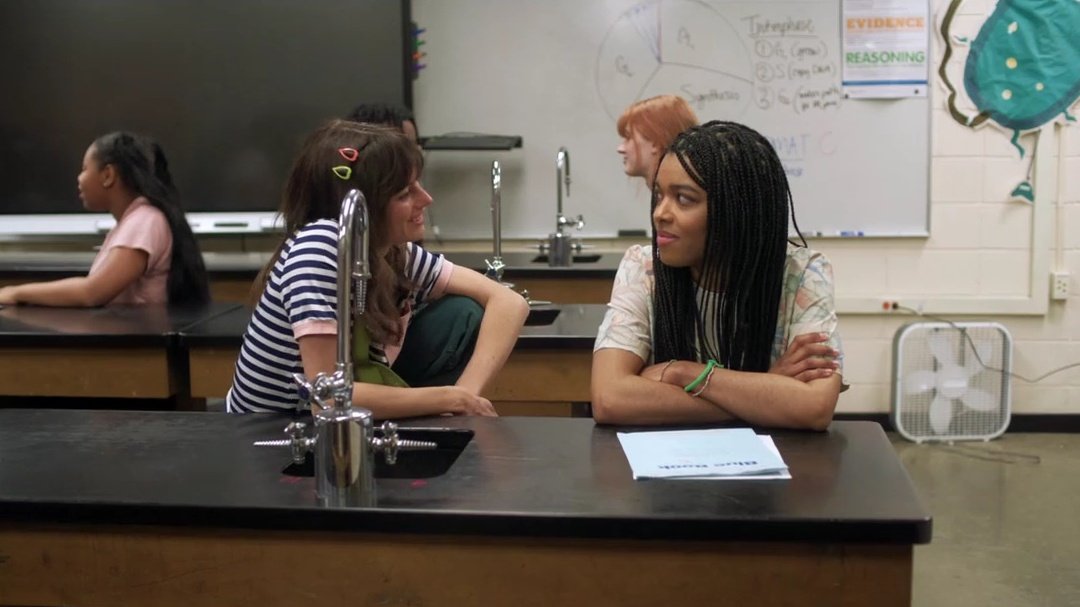 _allthelilies's tweet photo. there's a cute little cliche sapphic movie for y'all called gridiron grind. it's about a guarded high school female football player fights sexism, sibling rivalry, and self-acceptance on and and off the field who has a crush on the team's pre-pre med girl https://t.co/iOQejY6vC6