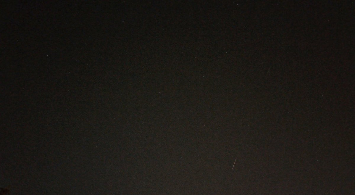 #perseid #meteor 
Birinci karede Ülker Takımyıldızı ile, ikinci karede Kutup Yıldızı (Sol ortada) ile yakalayabildiğim meteorlar. 
<a href="/AstroPhotoTurk/">Astrophotography Turkey 🇹🇷</a>