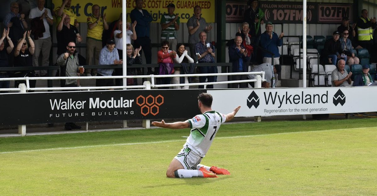 𝙎𝙇𝙄𝘿𝙄𝙉𝙂 into Sunday after an opening day win 😎

Enjoy the rest of your weekend, Villagers! 🟢⚪️