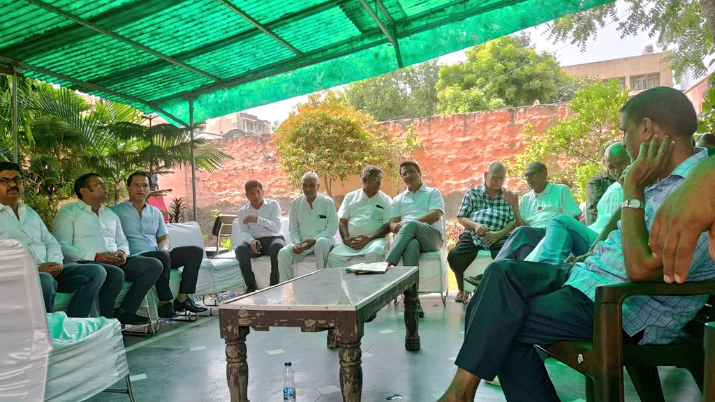 मेरे दल्लूपुरा गांव के छोटे भाई <a href="/ARUNDEDHA2/">ARUN DEDHA</a> के भतीजे करण डेढ़ा का गत 2 अगस्त को सड़क दुर्घटना में स्वर्गवास हो गया था। आज उनकी तेरहवीं में पहुंच कर अपनी श्रद्धांजलि अर्पित की।

भगवान करण की आत्मा को शांति प्रदान करें।
ॐ शांति!