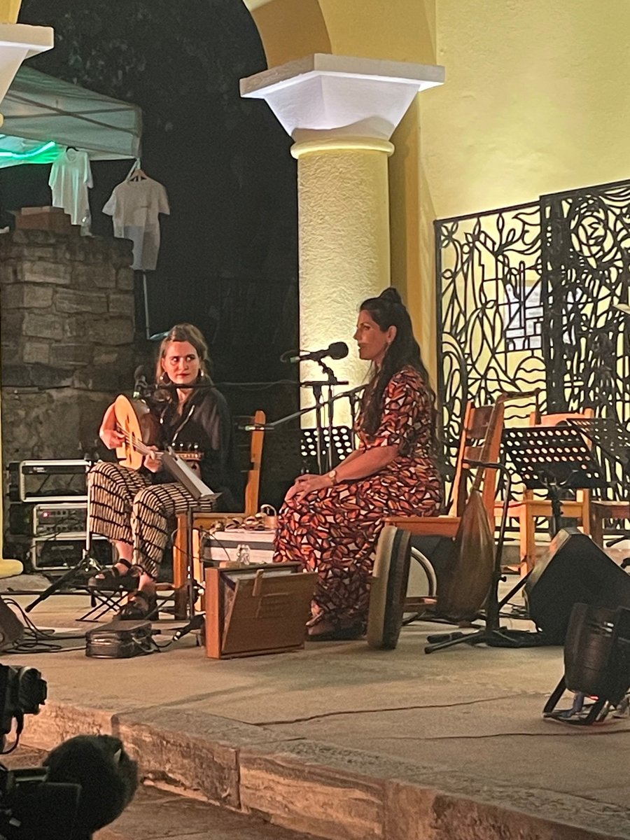xavierpoli's tweet photo. Notte di a Mandulina 🎼🪕 : succès de la première soirée lancée sous le charme envoutant du duo Mazar suivi par les virtuoses du Quintette à Plectre de France #mandeo #VilleCorti https://t.co/ZtVdOb8E1X